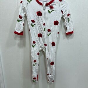 Kyte BABY White and Red Poppy Print Footie